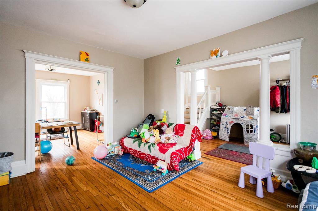 251 California Street Property Photo 5