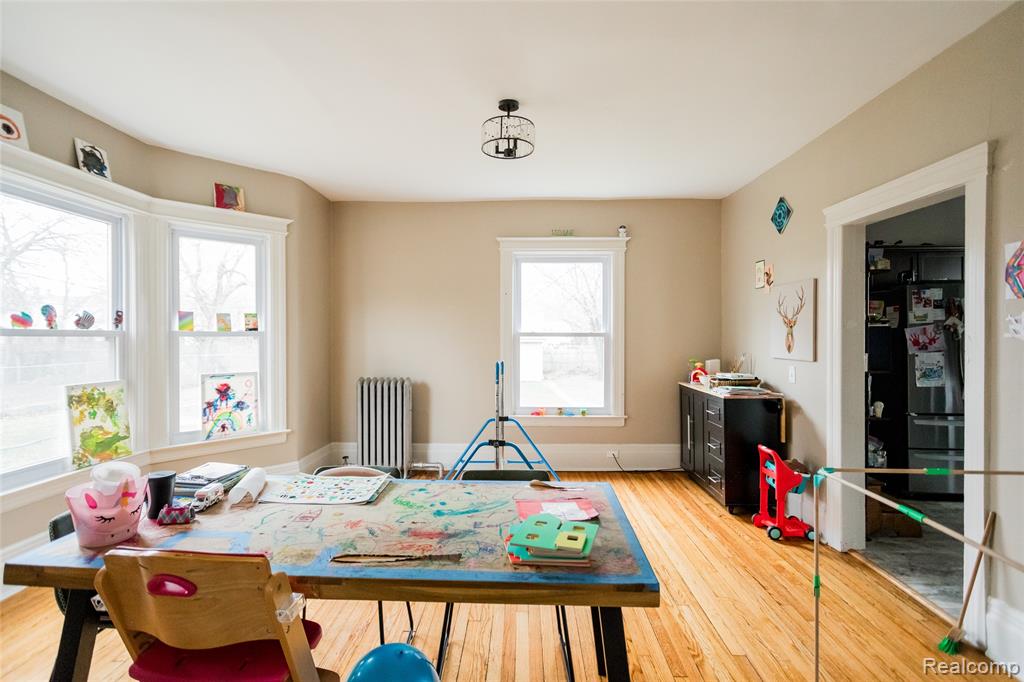 251 California Street Property Photo 8