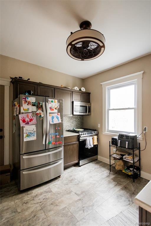 251 California Street Property Photo 12