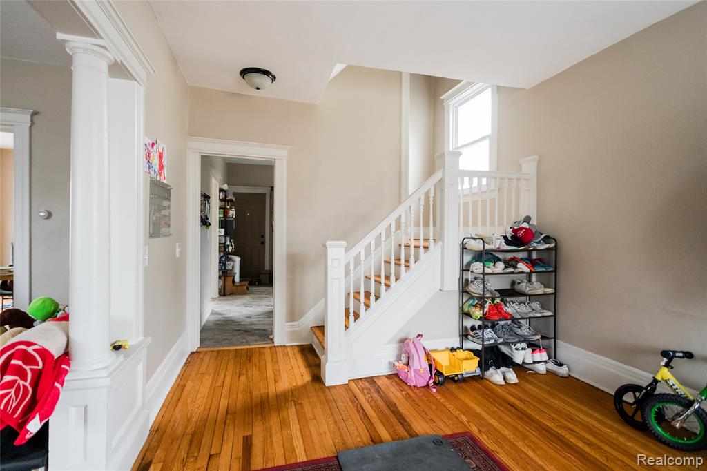 251 California Street Property Photo 15