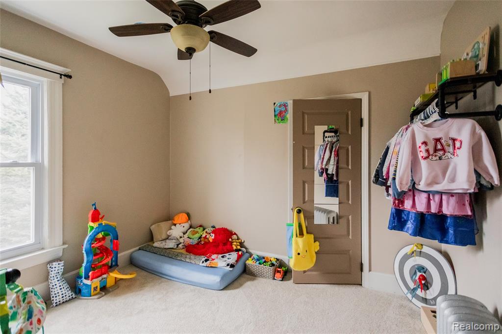251 California Street Property Photo 25
