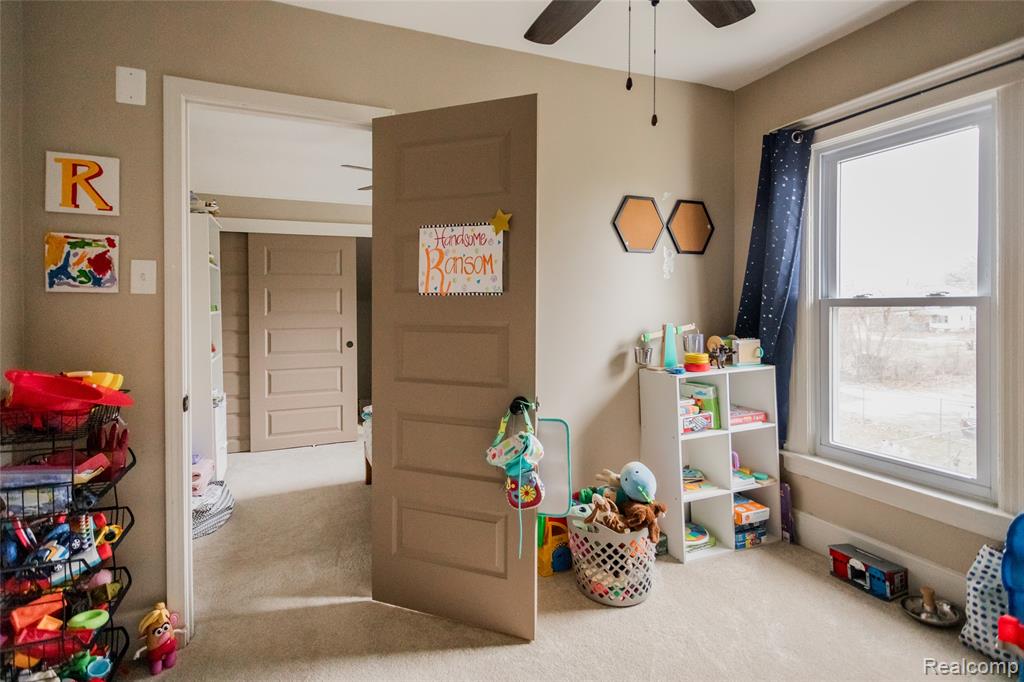 251 California Street Property Photo 26