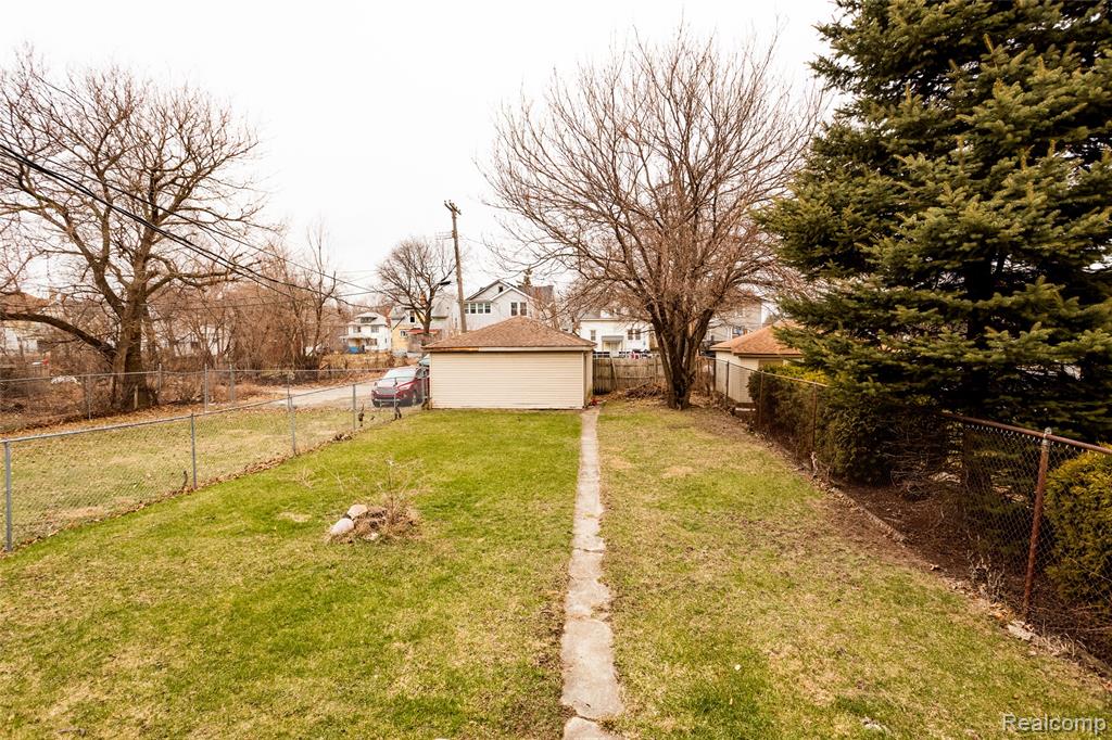 251 California Street Property Photo 27
