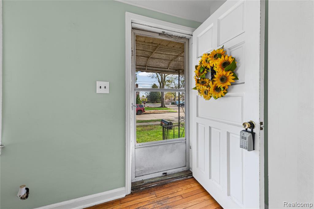527 E Sunnybrook Drive Property Photo 8
