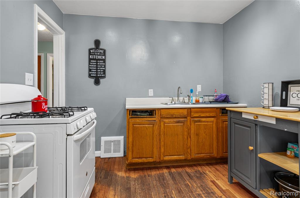 527 E Sunnybrook Drive Property Photo 18