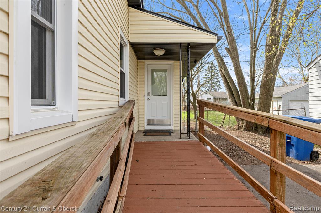 977 Boston Avenue Property Photo 3
