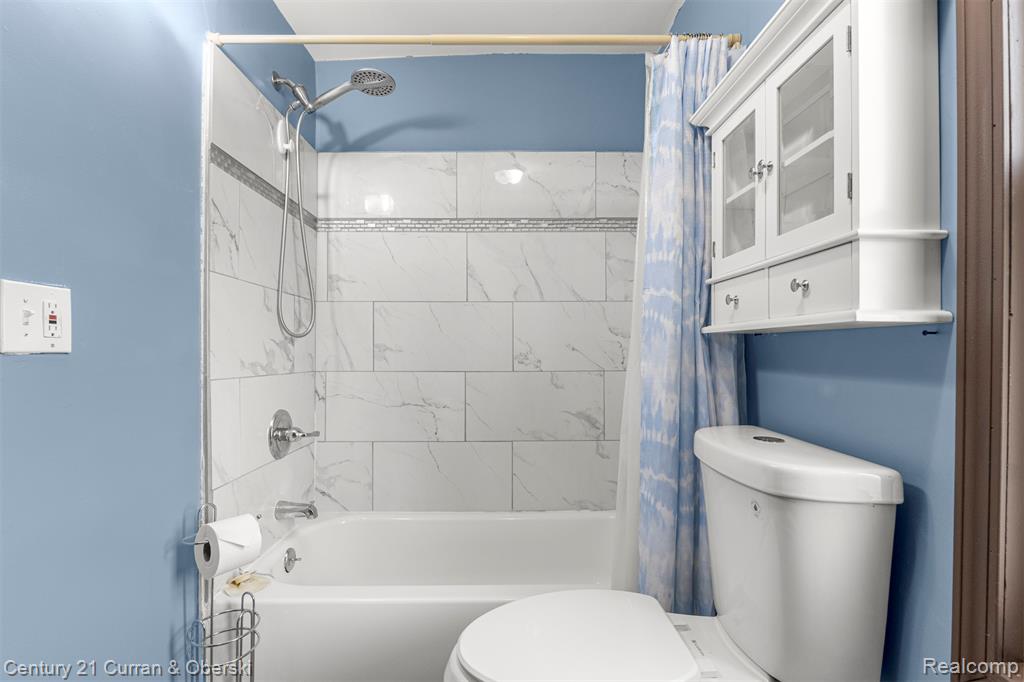 977 Boston Avenue Property Photo 12