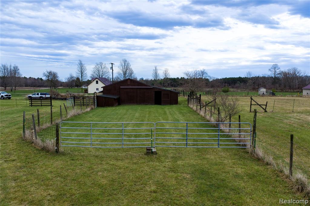 000 Baker Road Property Photo 10