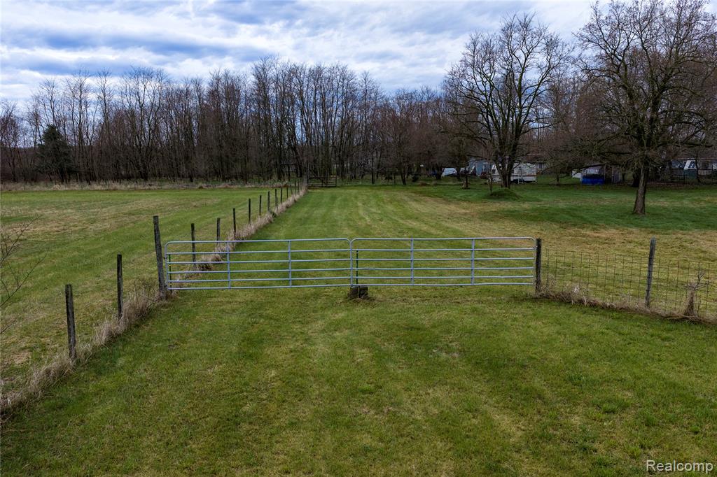 000 Baker Road Property Photo 16
