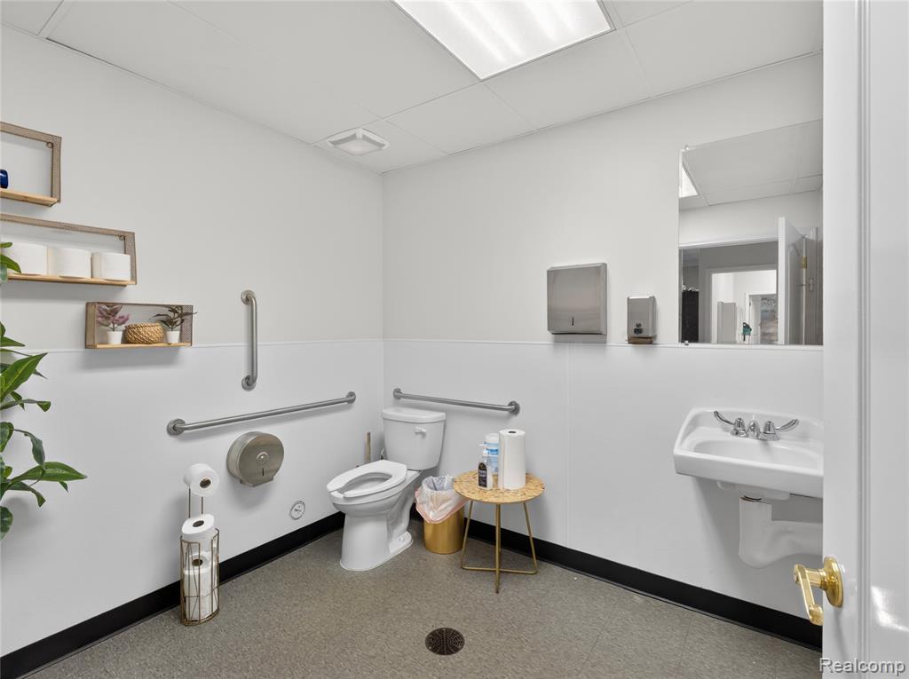 37824 Van Dyke Ave Property Photo 41
