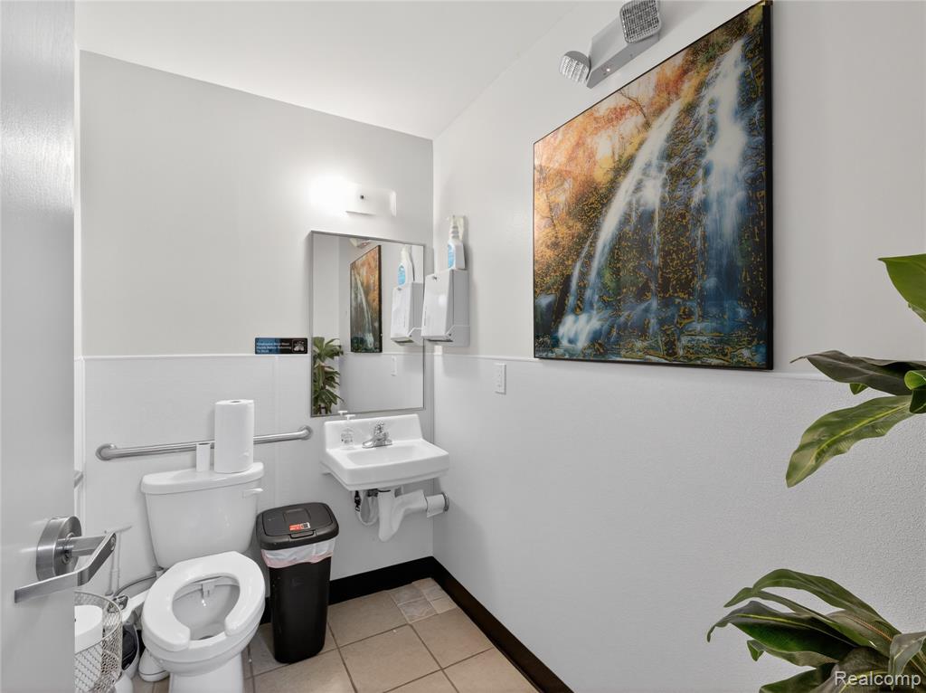 37824 Van Dyke Ave Property Photo 42