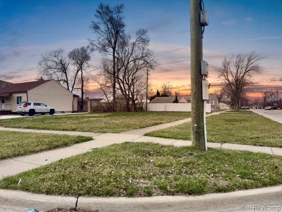 13630 Edison Street Property Photo 2