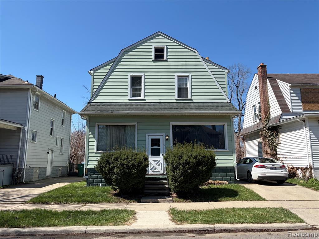 300 2nd Street Property Photo 2