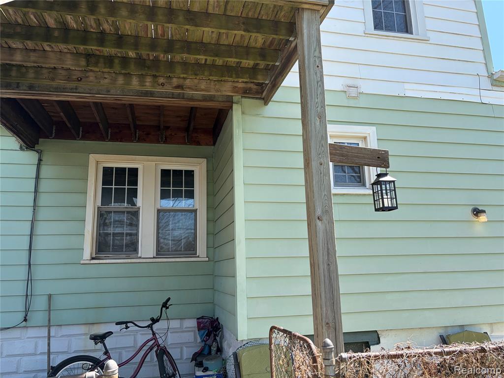 300 2nd Street Property Photo 7