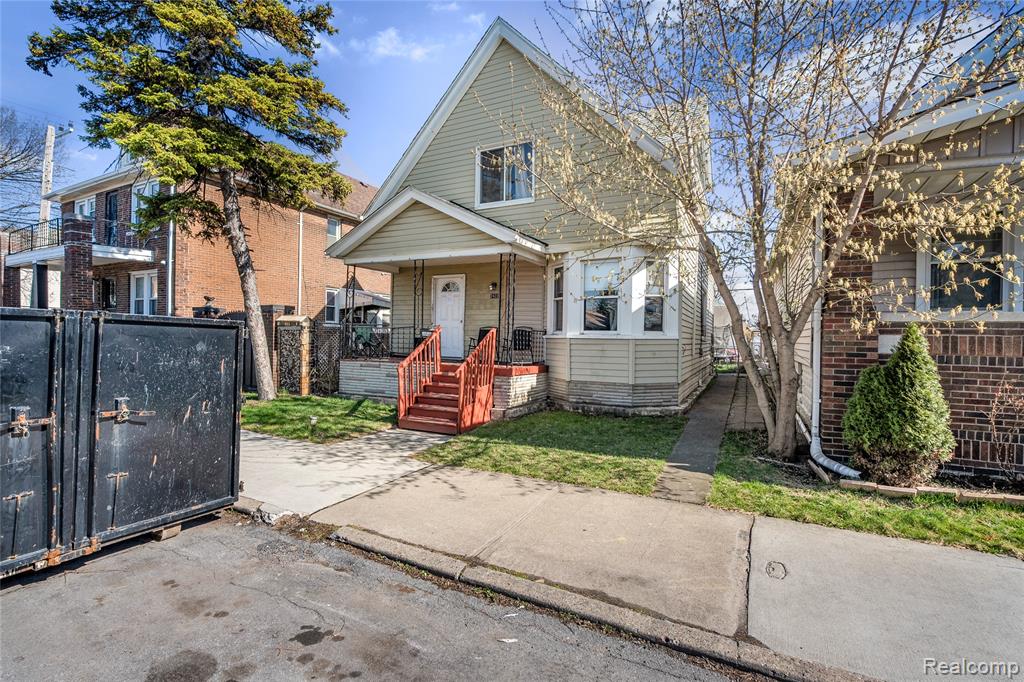 2422 Commor Street Property Photo 1