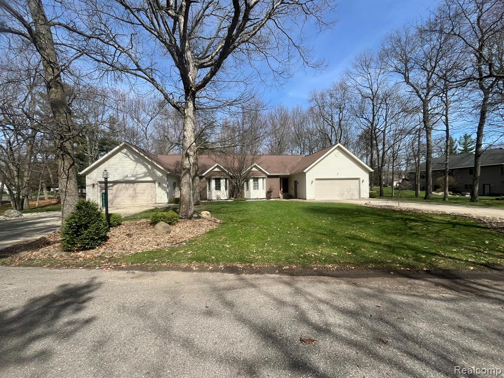 5741 Tipperary Drive Property Photo 1