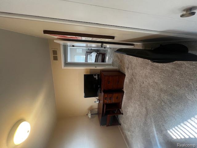 5918 N Lafayette Avenue Property Photo 9