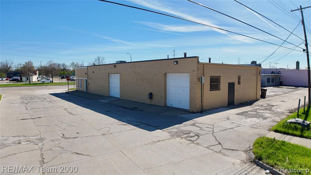 32300 Michigan Avenue Property Photo 2