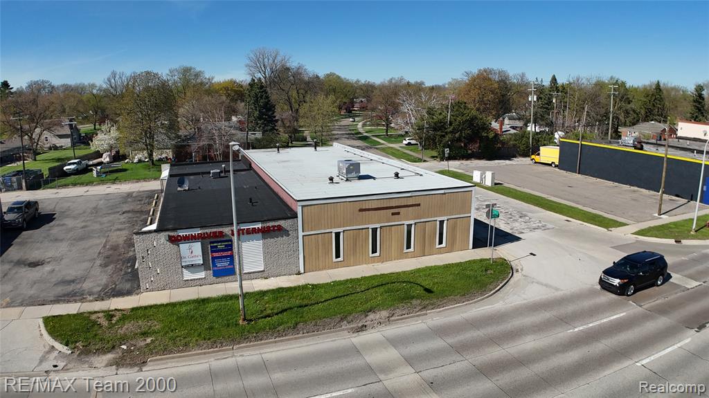 32300 Michigan Avenue Property Photo 4