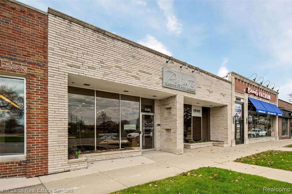 20485 Mack Avenue Property Photo 1