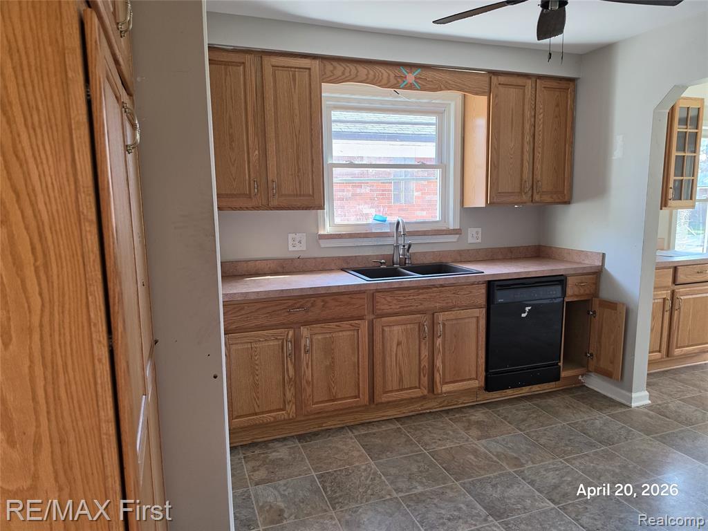 24544 Phlox Avenue Property Photo 5