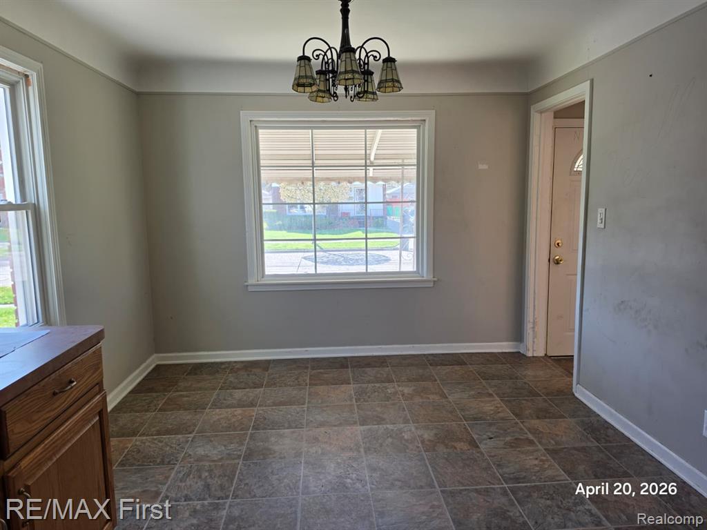 24544 Phlox Avenue Property Photo 7