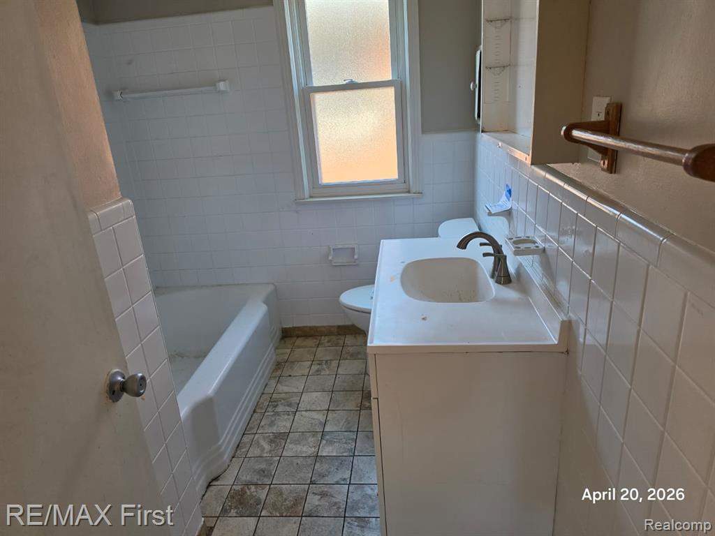 24544 Phlox Avenue Property Photo 9