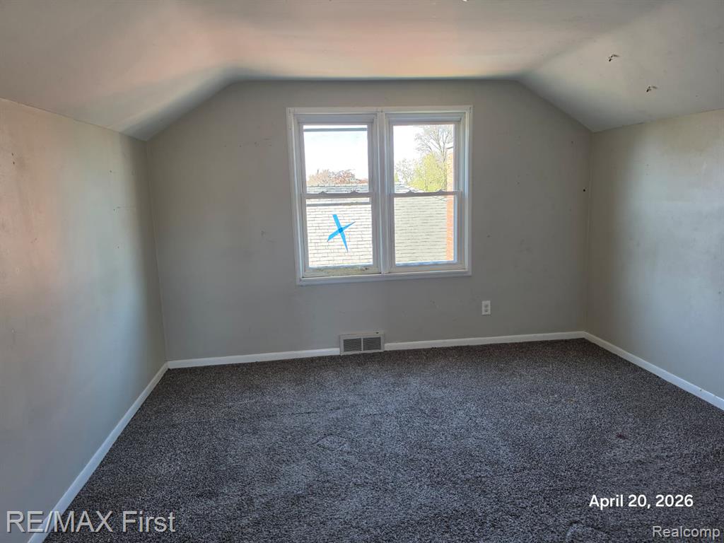 24544 Phlox Avenue Property Photo 10