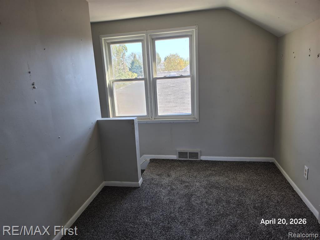 24544 Phlox Avenue Property Photo 11