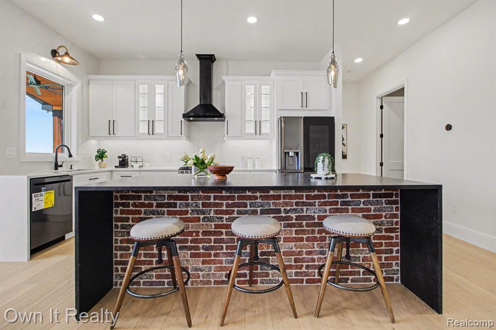 2020 Edgewater Street Property Photo 12