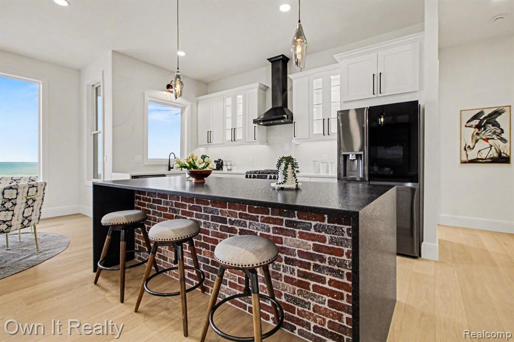 2020 Edgewater Street Property Photo 13