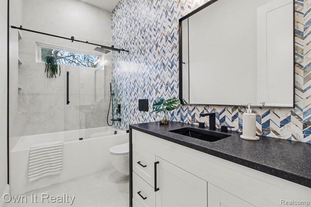 2020 Edgewater Street Property Photo 25