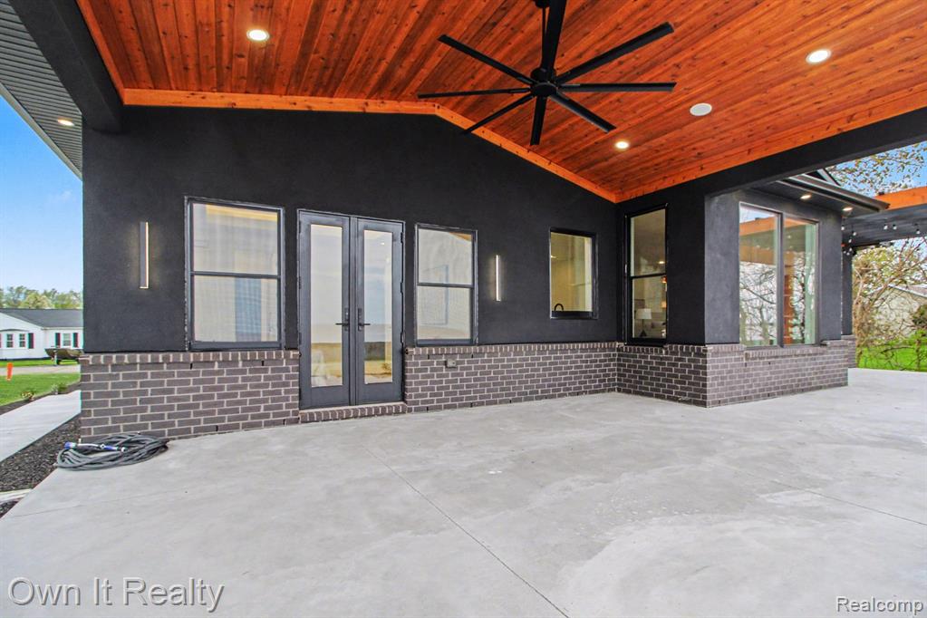 2020 Edgewater Street Property Photo 27