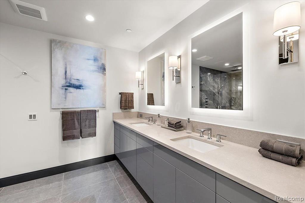 2051 Villa Road Property Photo 15