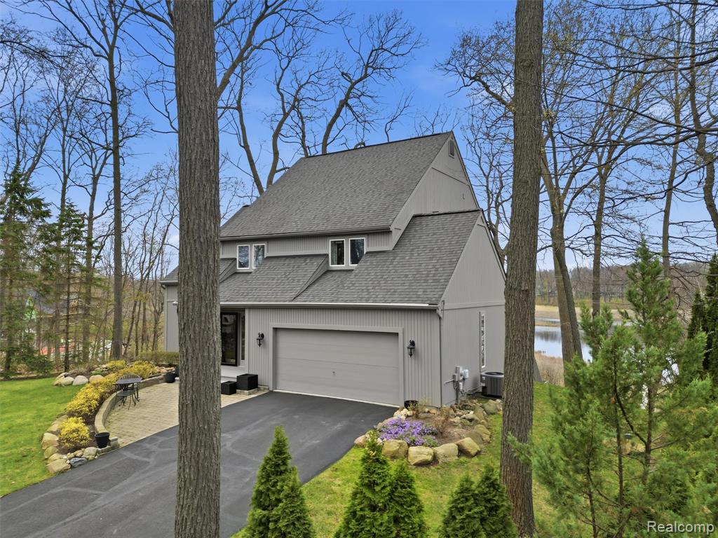 4965 Grover Drive Property Photo 1