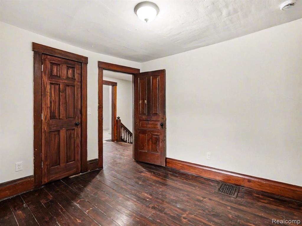 120 Depot Street Property Photo 9