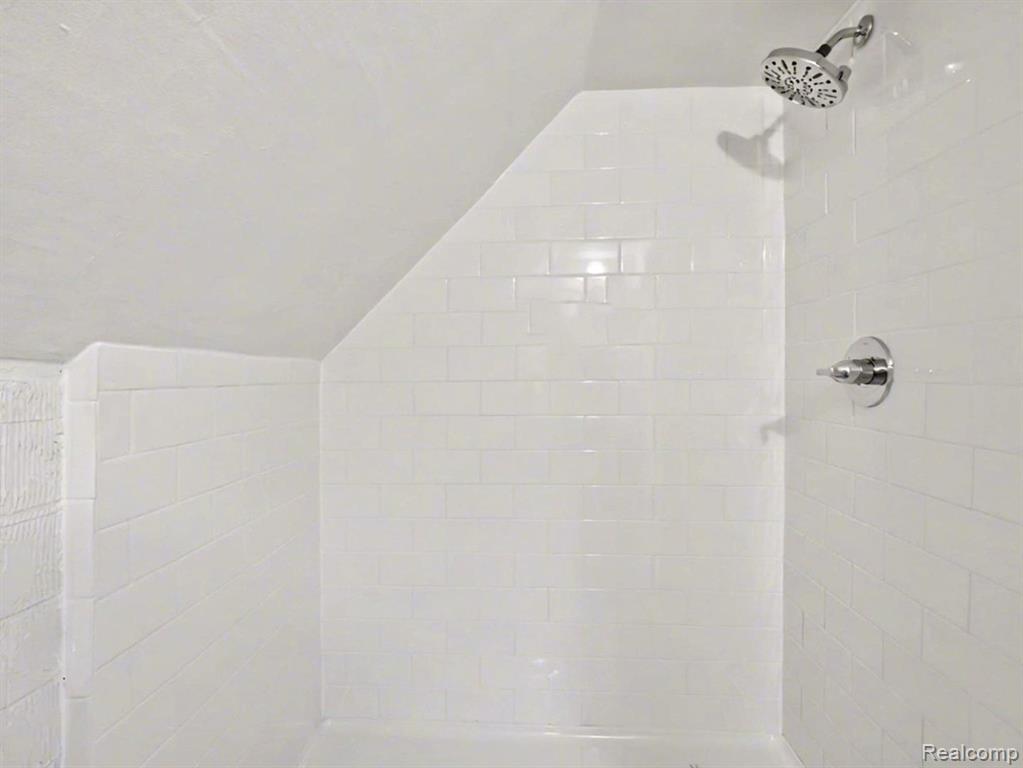 120 Depot Street Property Photo 16