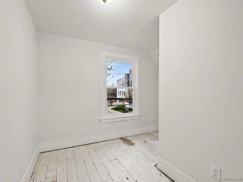 120 Depot Street Property Photo 17