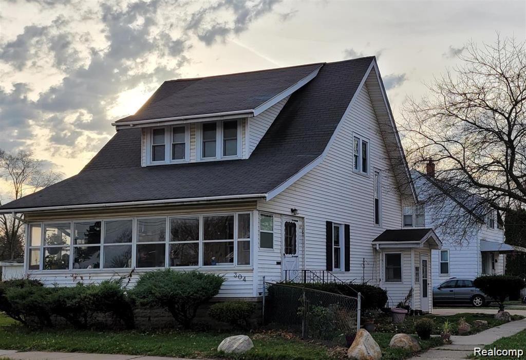 304 Ecorse Road Property Photo 1