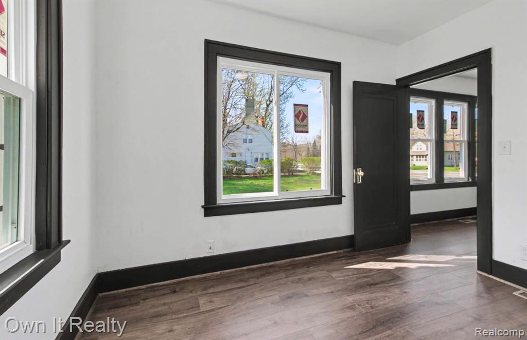 6023 Wayne Road Property Photo 11