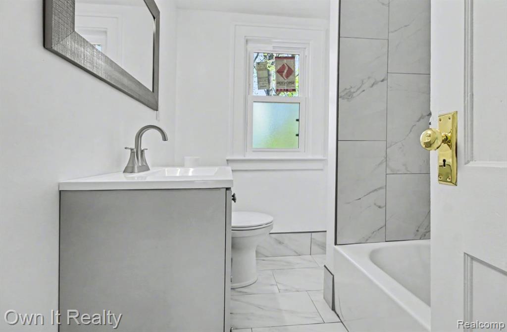 6023 Wayne Road Property Photo 13