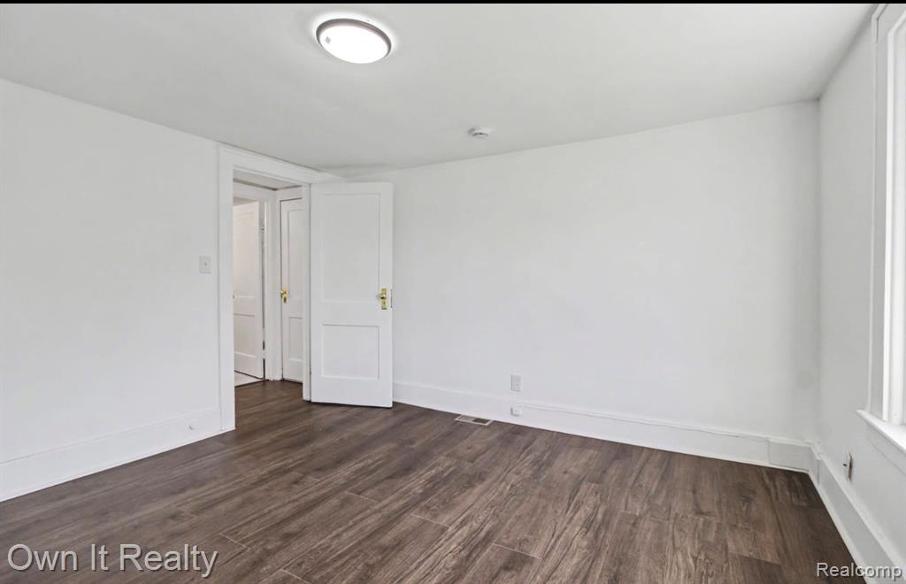 6023 Wayne Road Property Photo 18