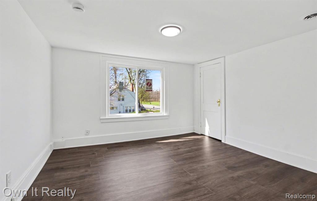 6023 Wayne Road Property Photo 20