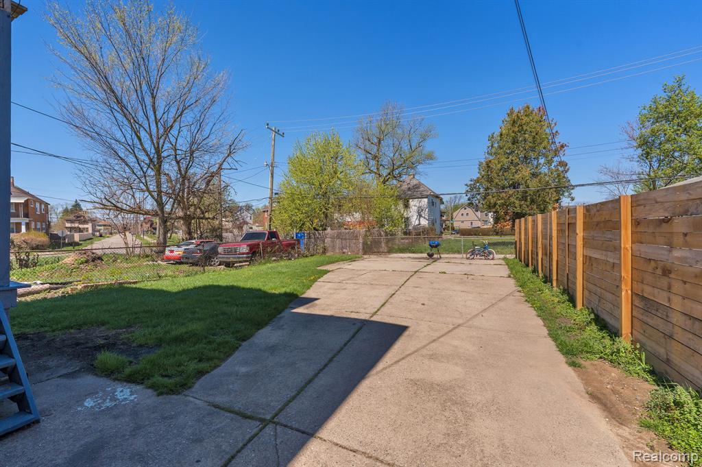 6732 Clifton Street Property Photo 6