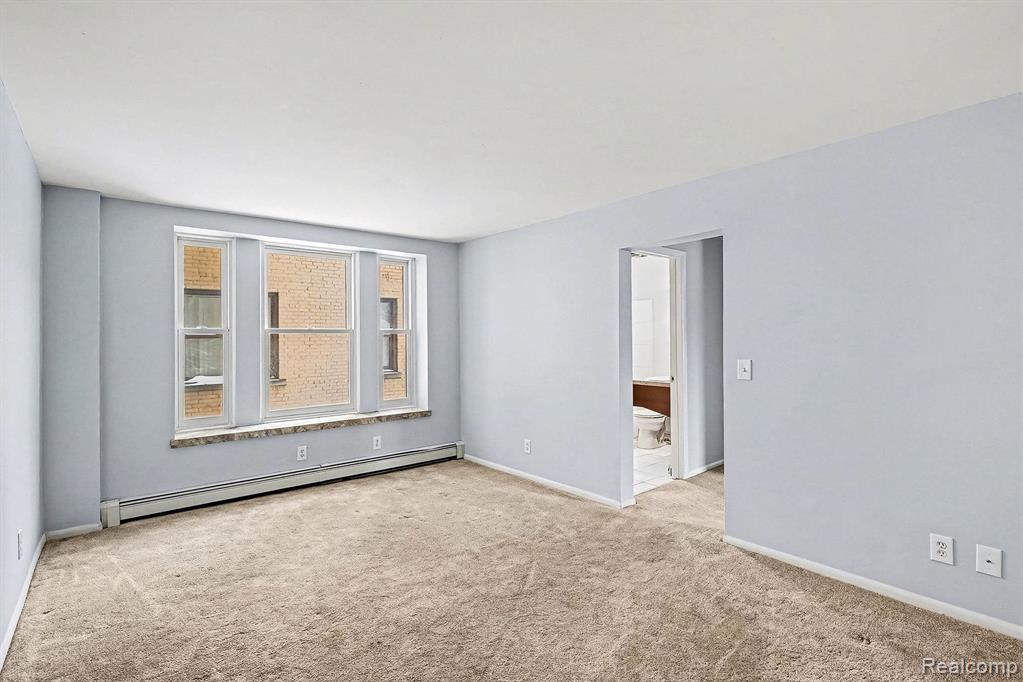 120 Seward Street Property Photo 6