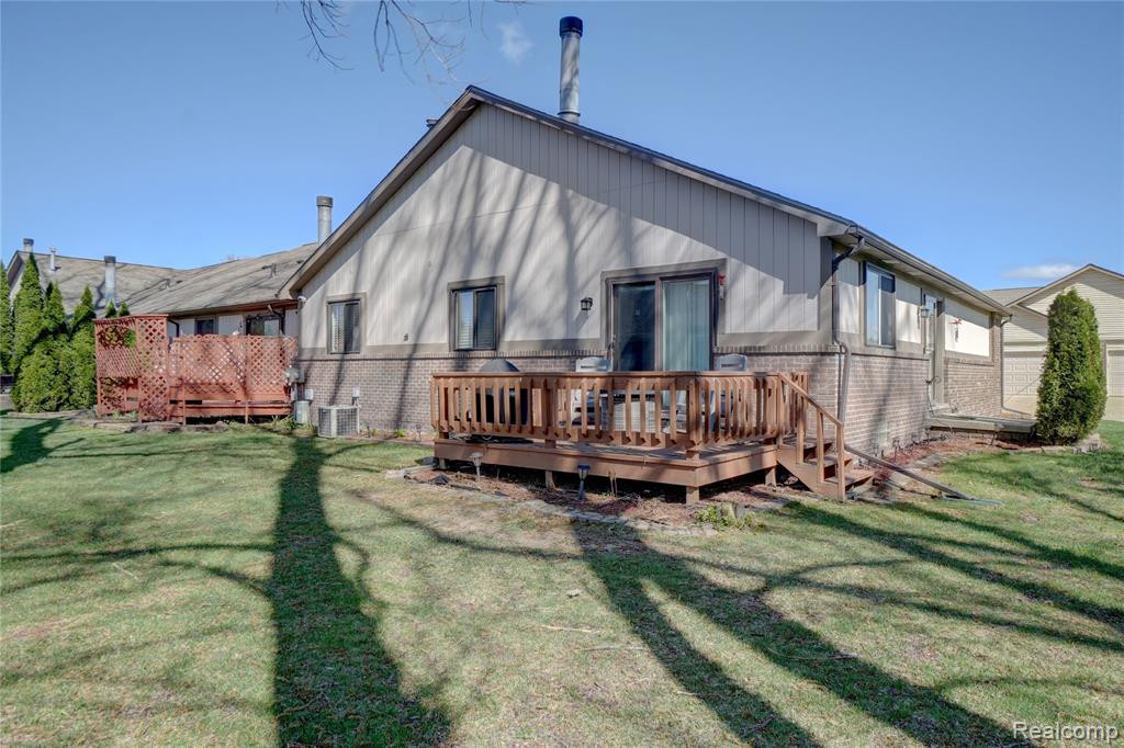 20522 Longwood Drive Property Photo 1