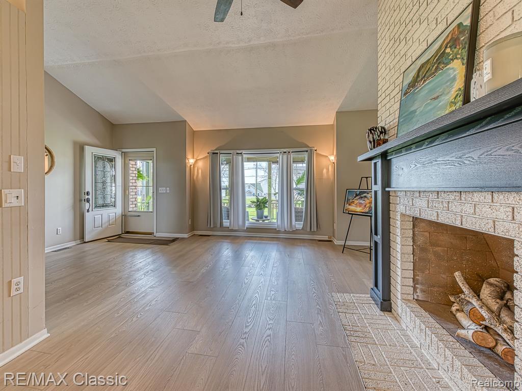 428 E Shore Drive Property Photo 8
