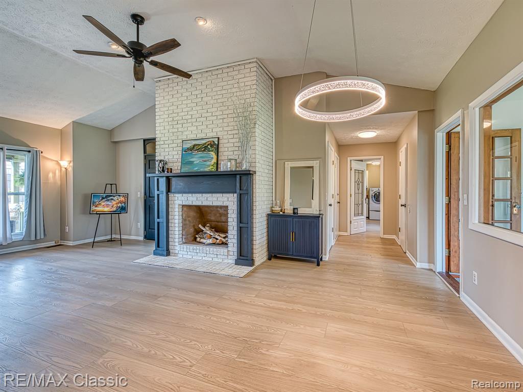 428 E Shore Drive Property Photo 10