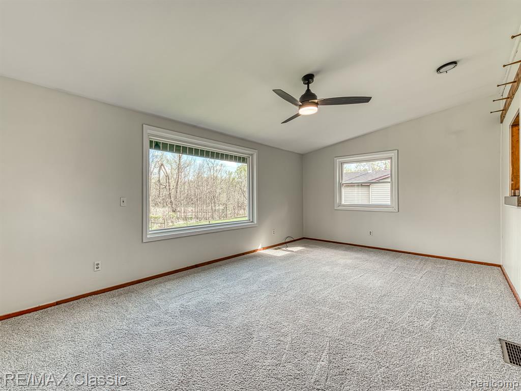 428 E Shore Drive Property Photo 15