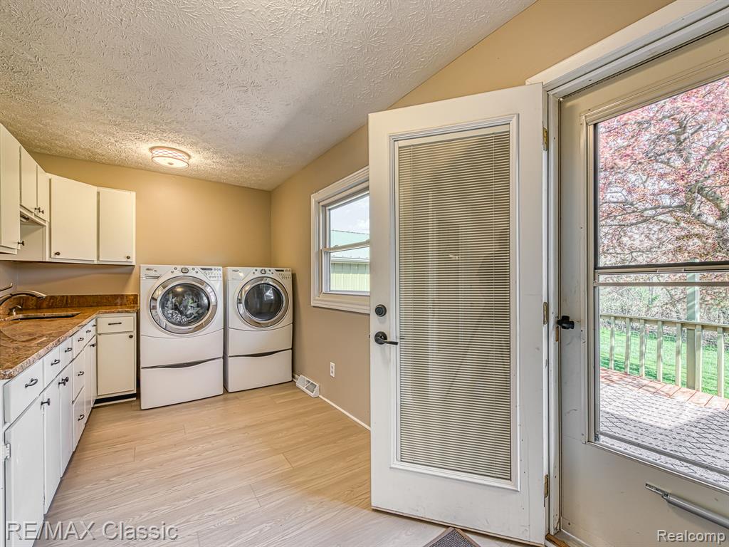 428 E Shore Drive Property Photo 19